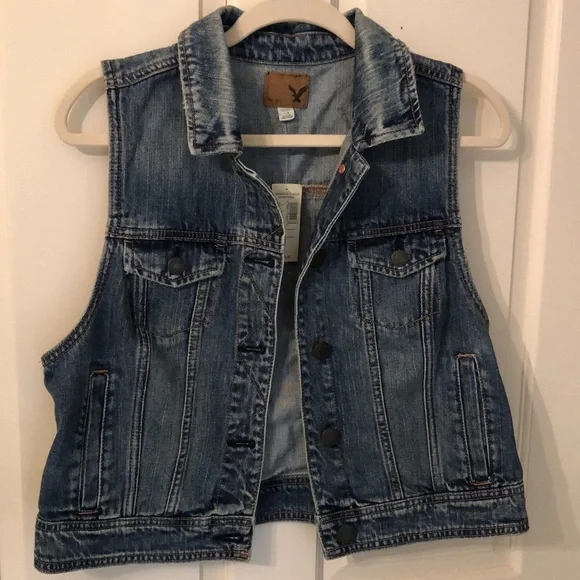 NWT American Eagle Denim Button-up Vest - Picture 2 of 4
